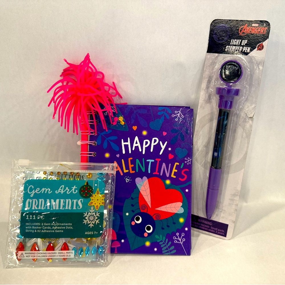 NWT ~ Kids Art Set - Journal , 2 Pens , Gem Art Ornaments